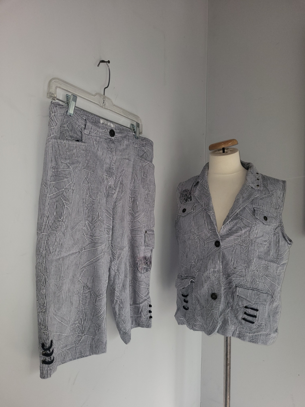 Claire France Stretch Gray Pinstripe Vest and Bermuda Shorts Set Size 14
